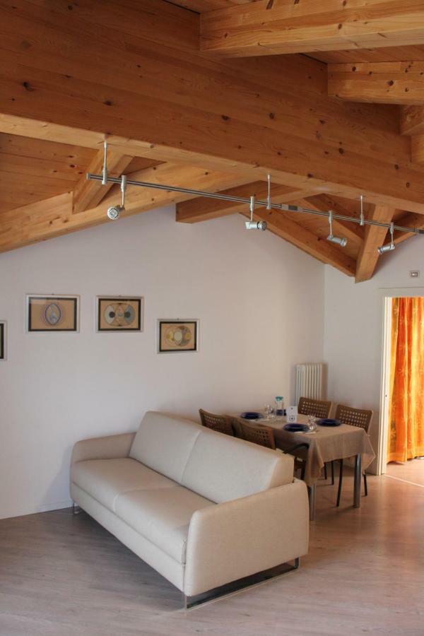 Mansarda Di Alex E Nataly Apartment Calceranica al Lago Exterior photo