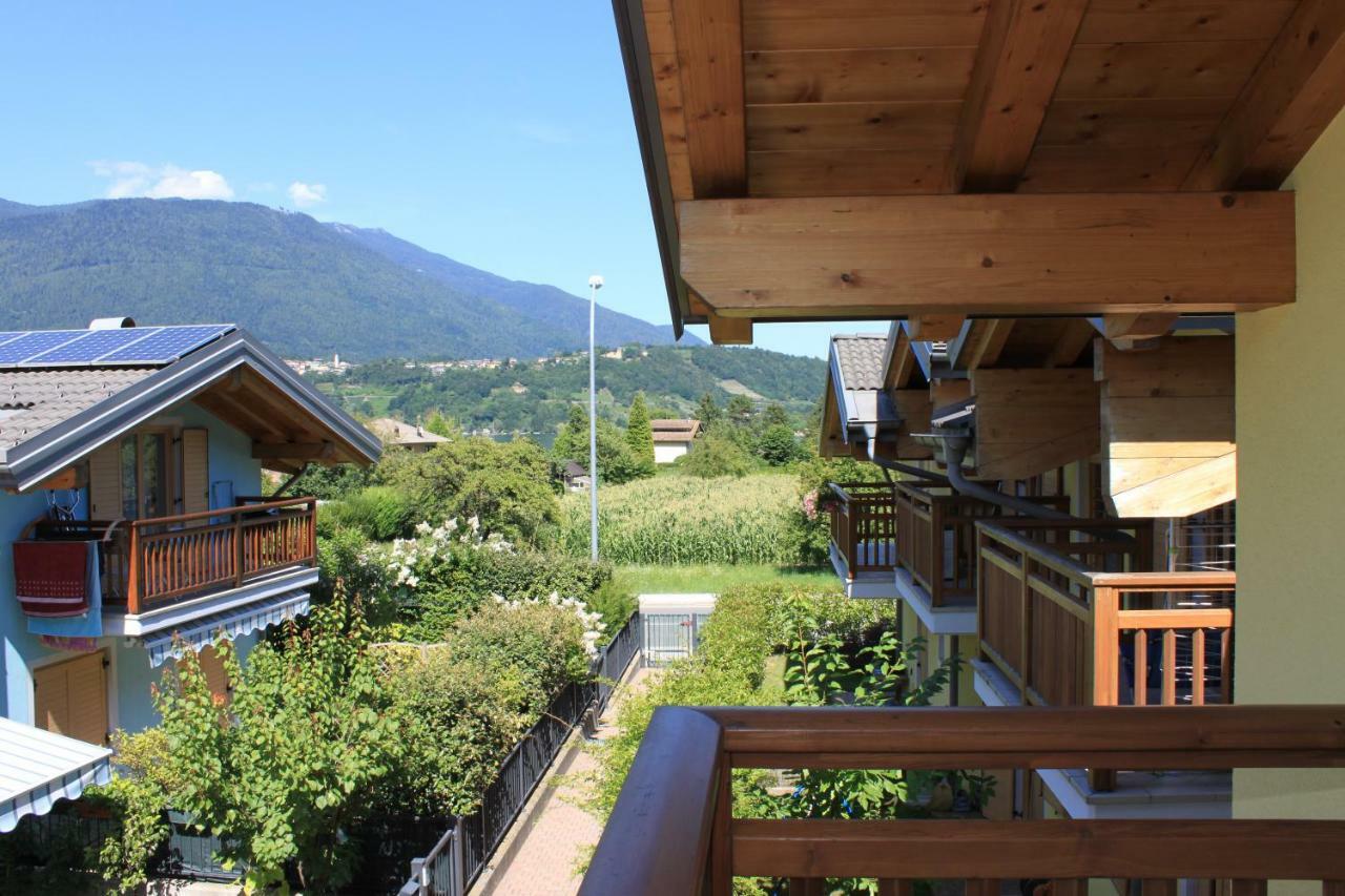 Mansarda Di Alex E Nataly Apartment Calceranica al Lago Exterior photo
